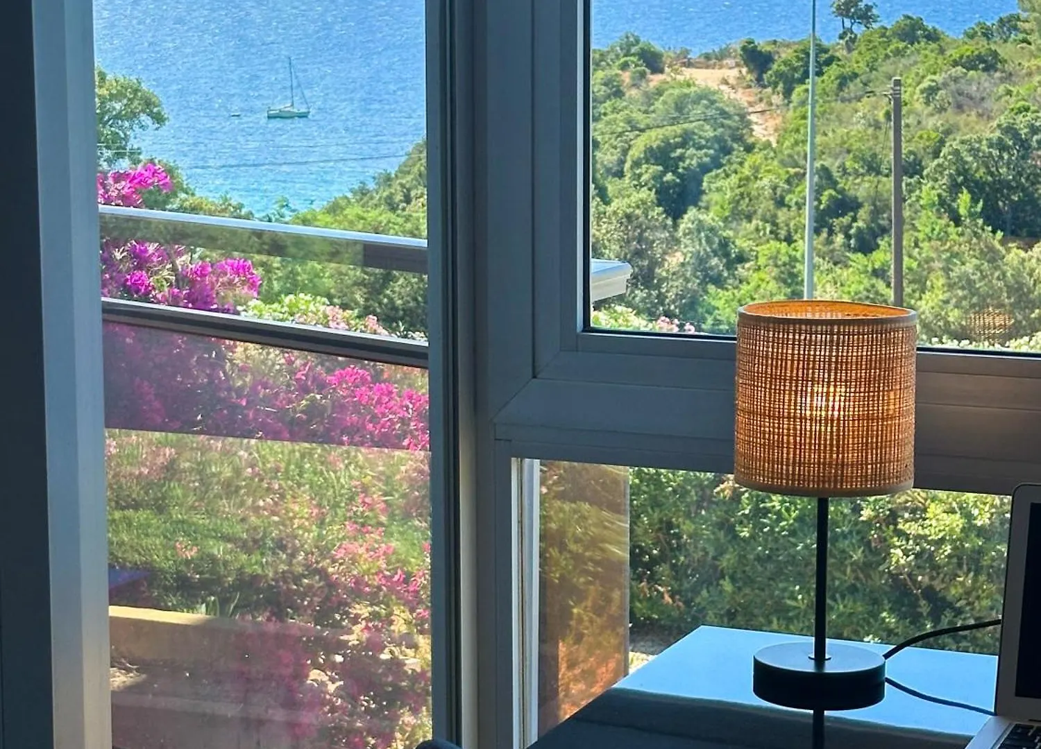 Le 70, Seventy'S, A 3 Minutes De La Plage, Vue Mer, Climatise Cavalaire-sur-Mer France