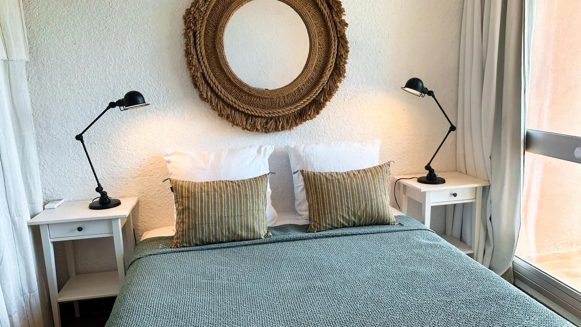 Le 70, Seventy'S, A 3 Minutes De La Plage, Vue Mer, Climatise Cavalaire-sur-Mer Apartment